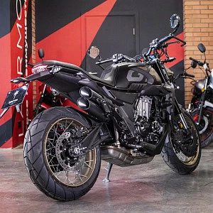 Мотоцикл ZONTES ZT350-GK (4T ZT184MP EFI) 17/17 ПТС (черный/золотой)