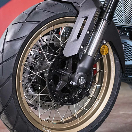 Мотоцикл ZONTES ZT350-GK (4T ZT184MP EFI) 17/17 ПТС (черный/золотой)